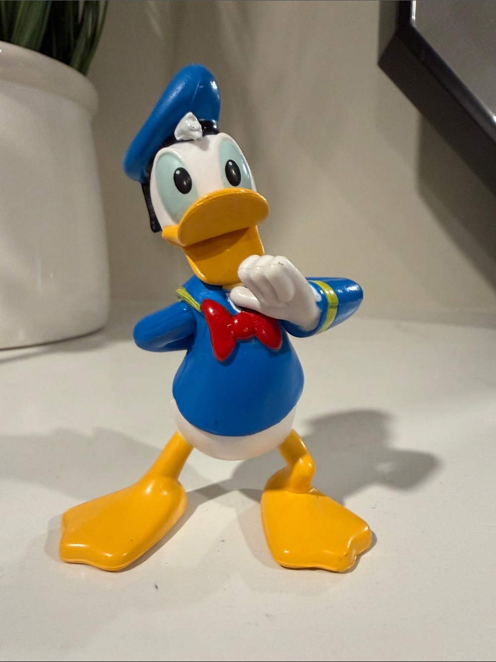 Disney Donald Duck figure - Like new condition! figures toy toys kids boys girls